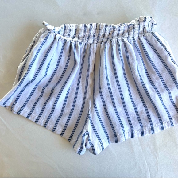 🟣 Hollister Ultra High Rise Shorts - Picture 2 of 3